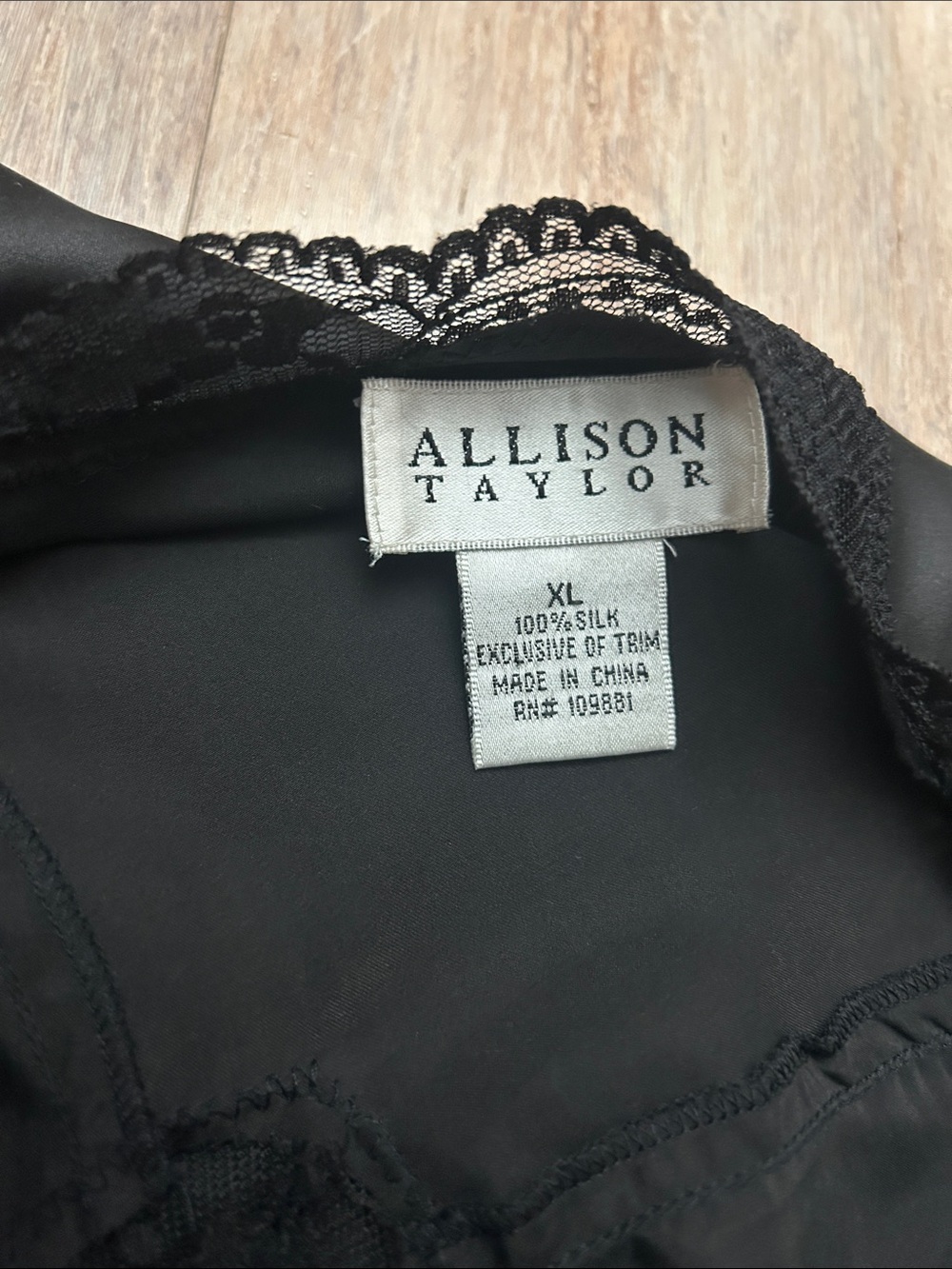 VTG Allison Taylor Black Lace-Trim Silk Camisole Top size XL - Picture 12 of 16